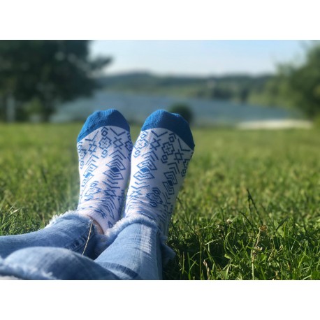 Veselé ponožky HESTY - Čičmany kotníkové modré